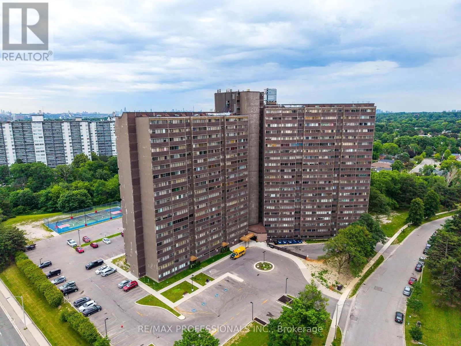 1208 - 11 WINCOTT DRIVE