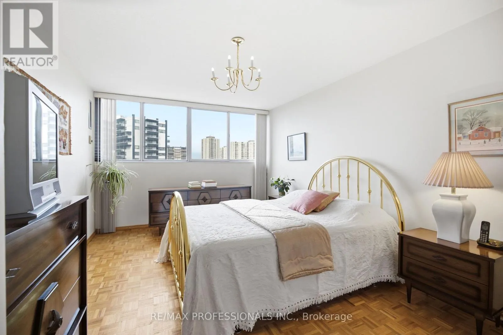 1208 - 11 WINCOTT DRIVE