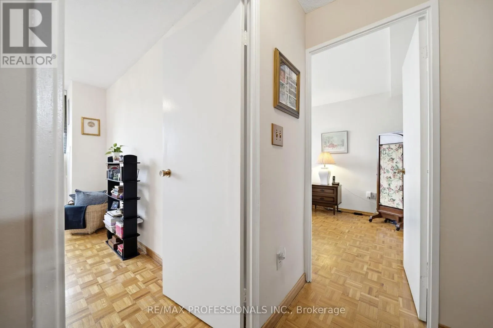 1208 - 11 WINCOTT DRIVE