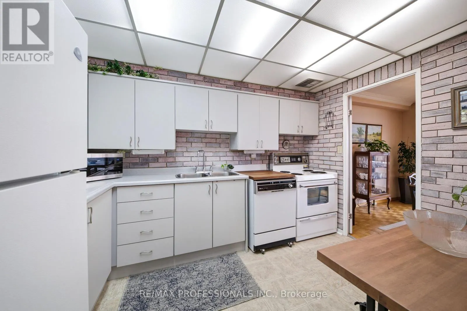 1208 - 11 WINCOTT DRIVE