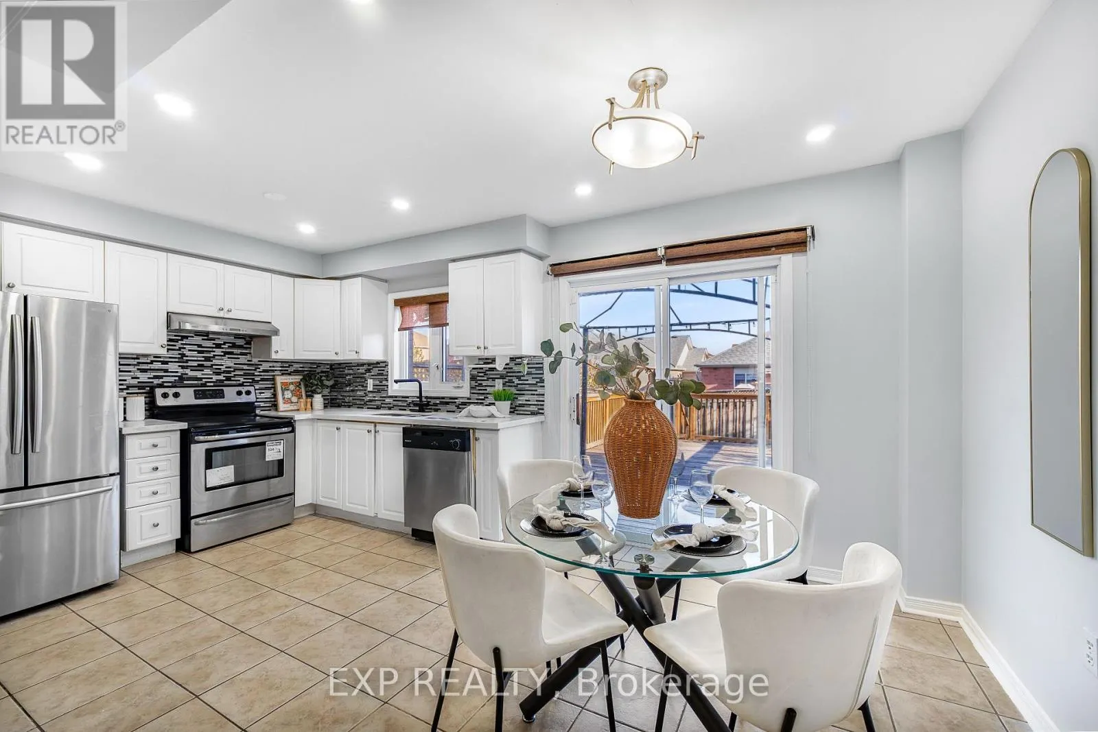 128 OLYMPIA CRESCENT