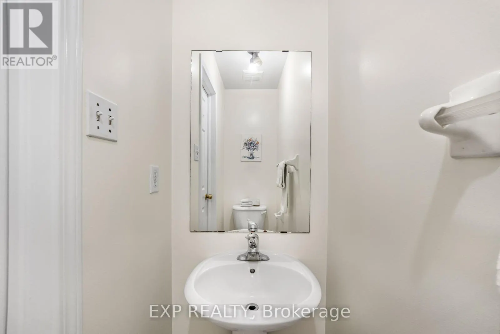 128 OLYMPIA CRESCENT