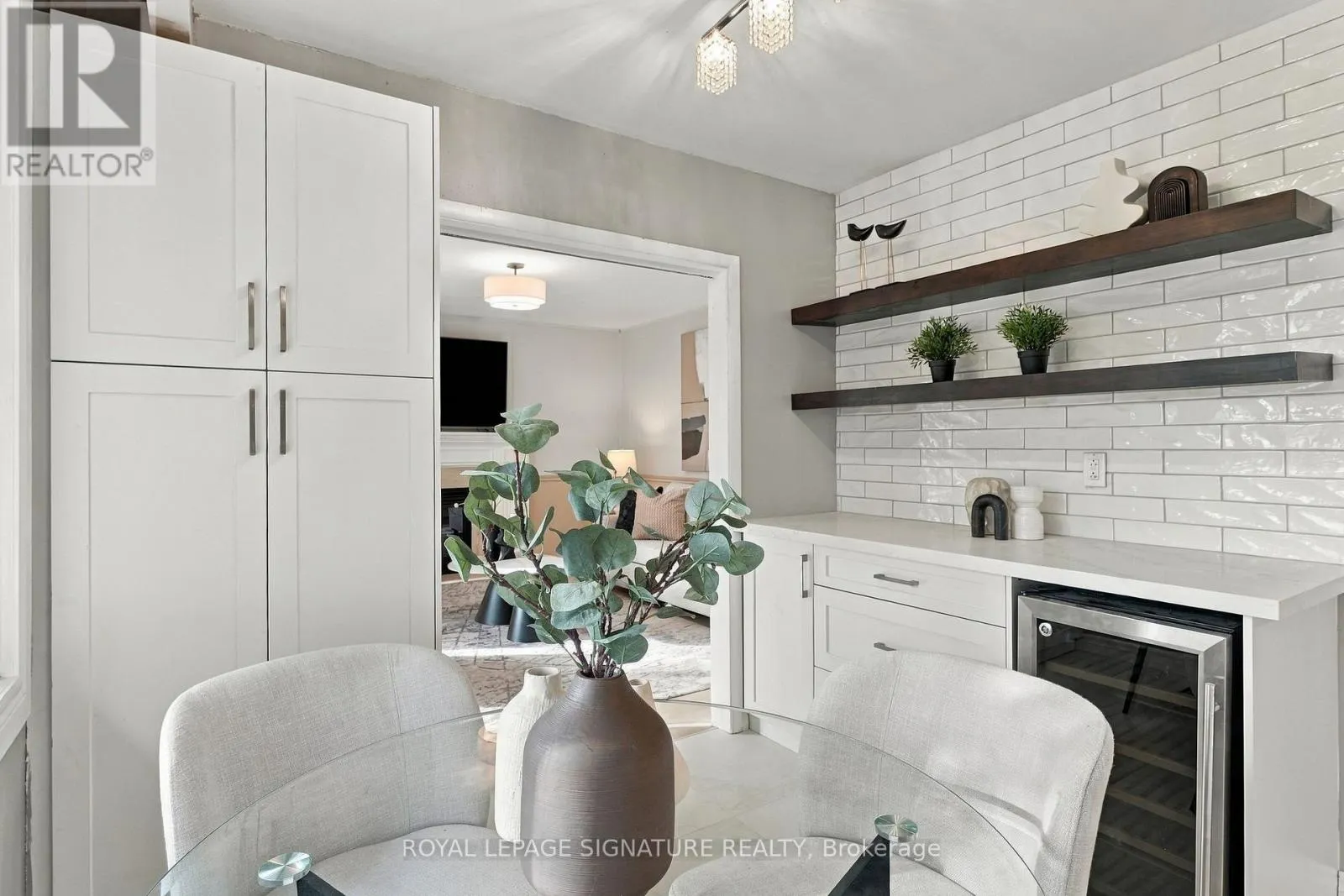 315 MARKLAND DRIVE