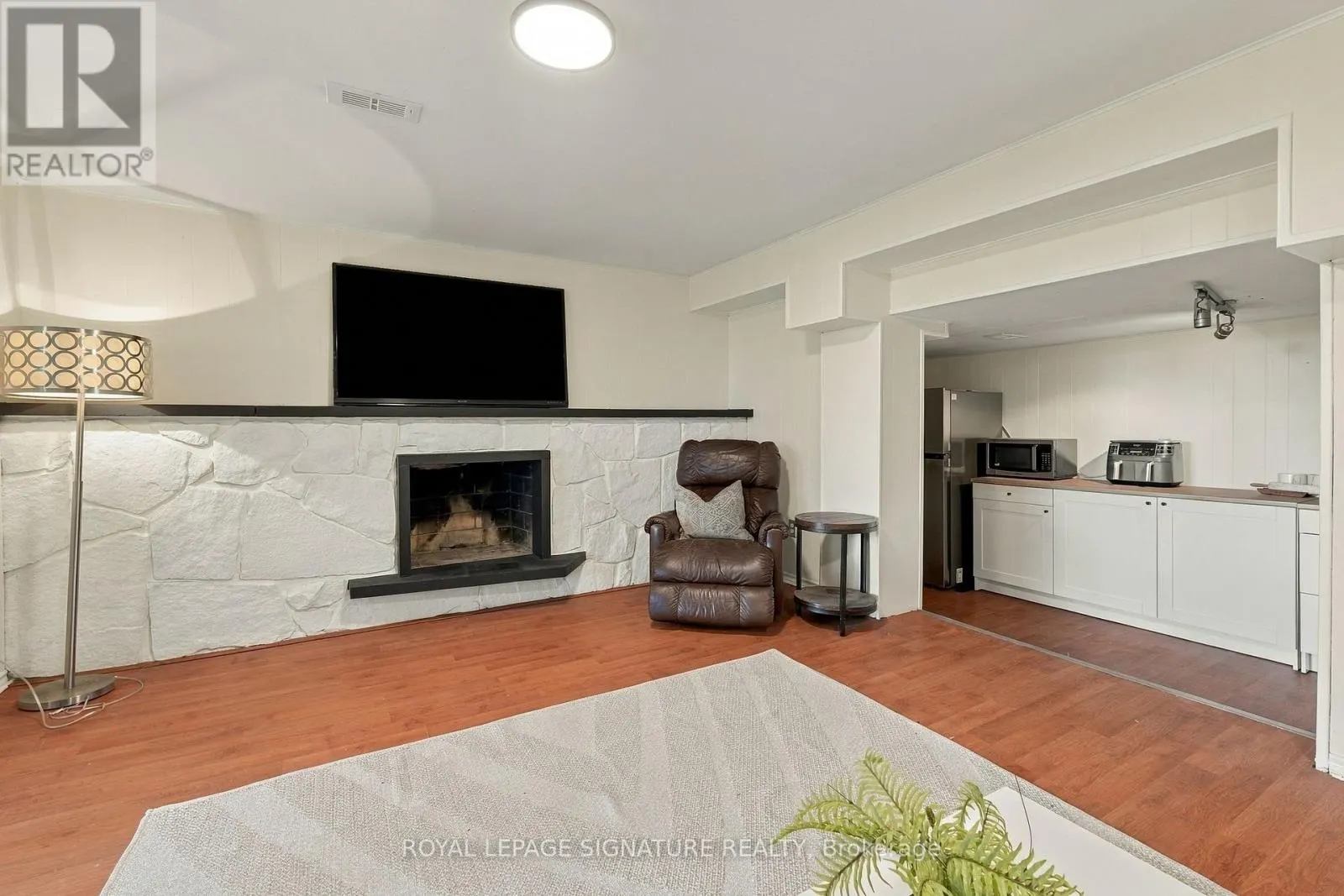 315 MARKLAND DRIVE