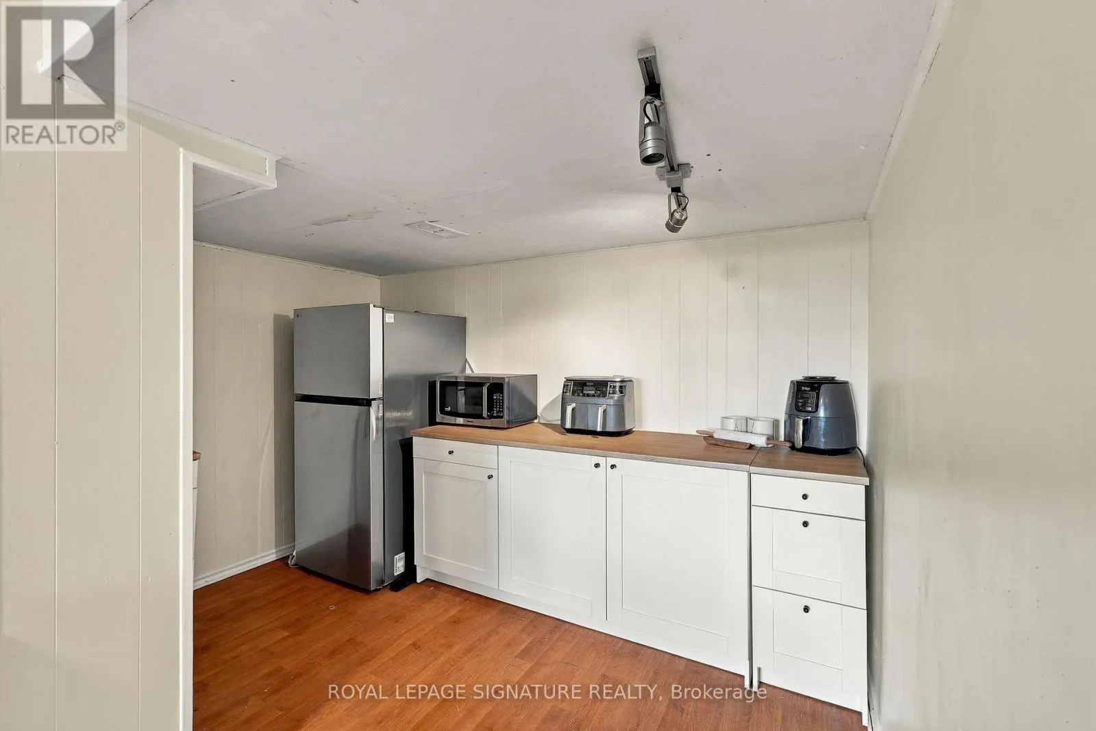 315 MARKLAND DRIVE