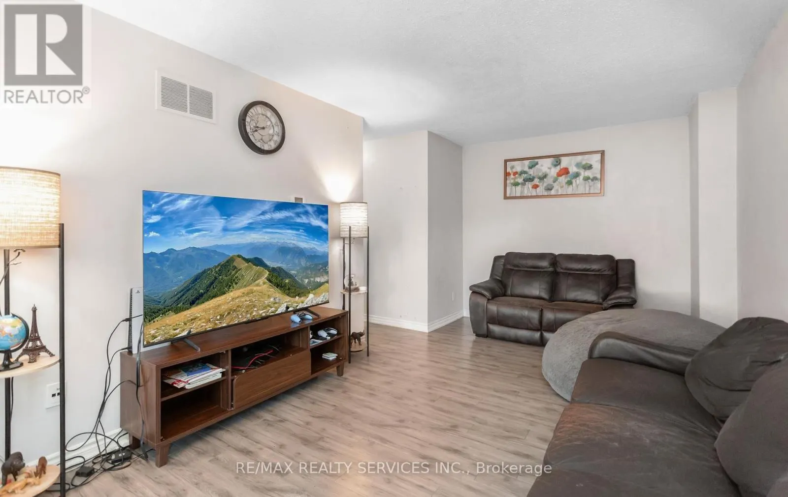 50 - 2605 WOODCHESTER DRIVE