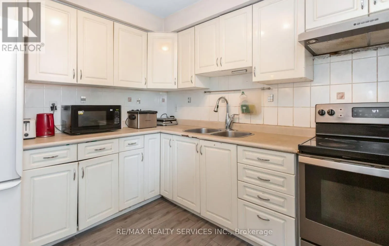 50 - 2605 WOODCHESTER DRIVE
