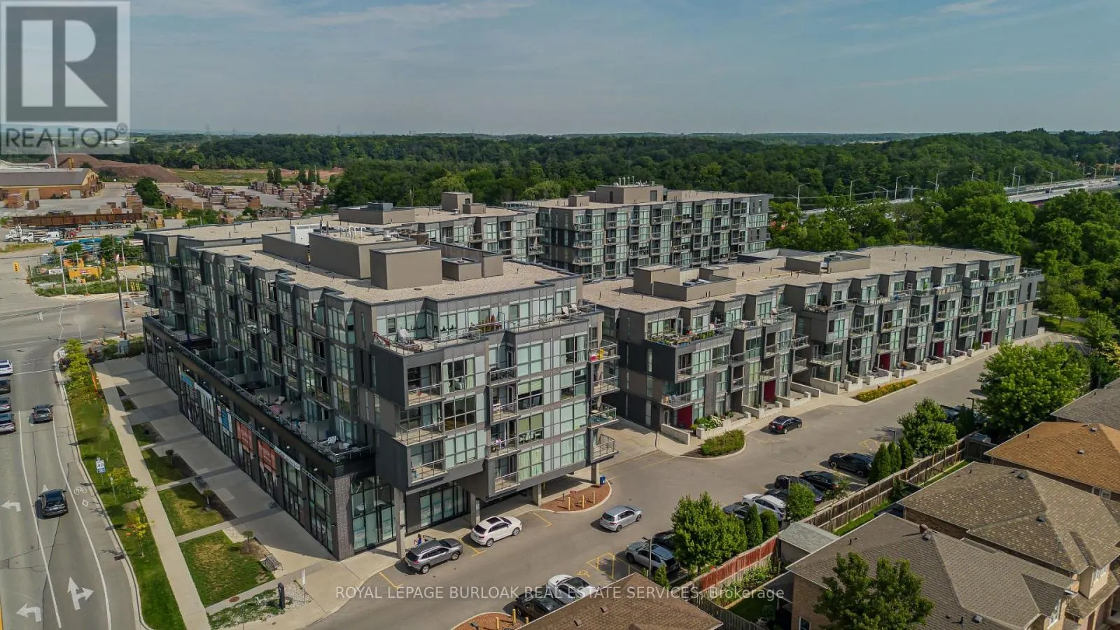 D509 - 5220 DUNDAS STREET
