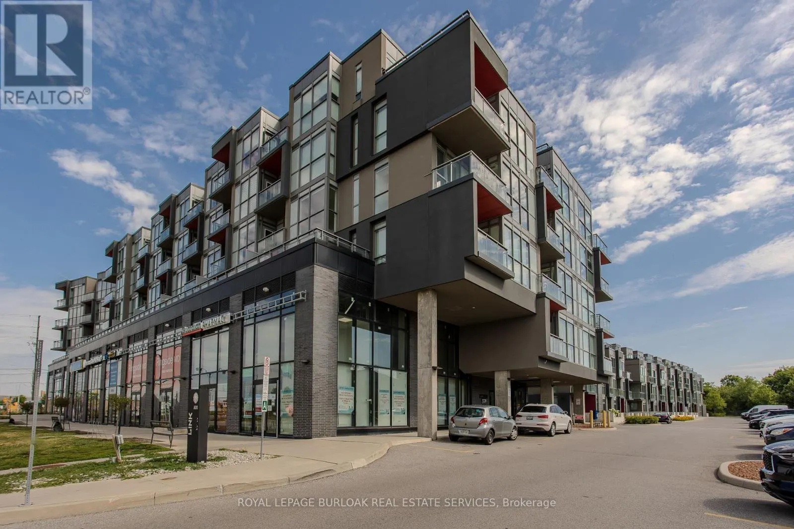 D509 - 5220 DUNDAS STREET
