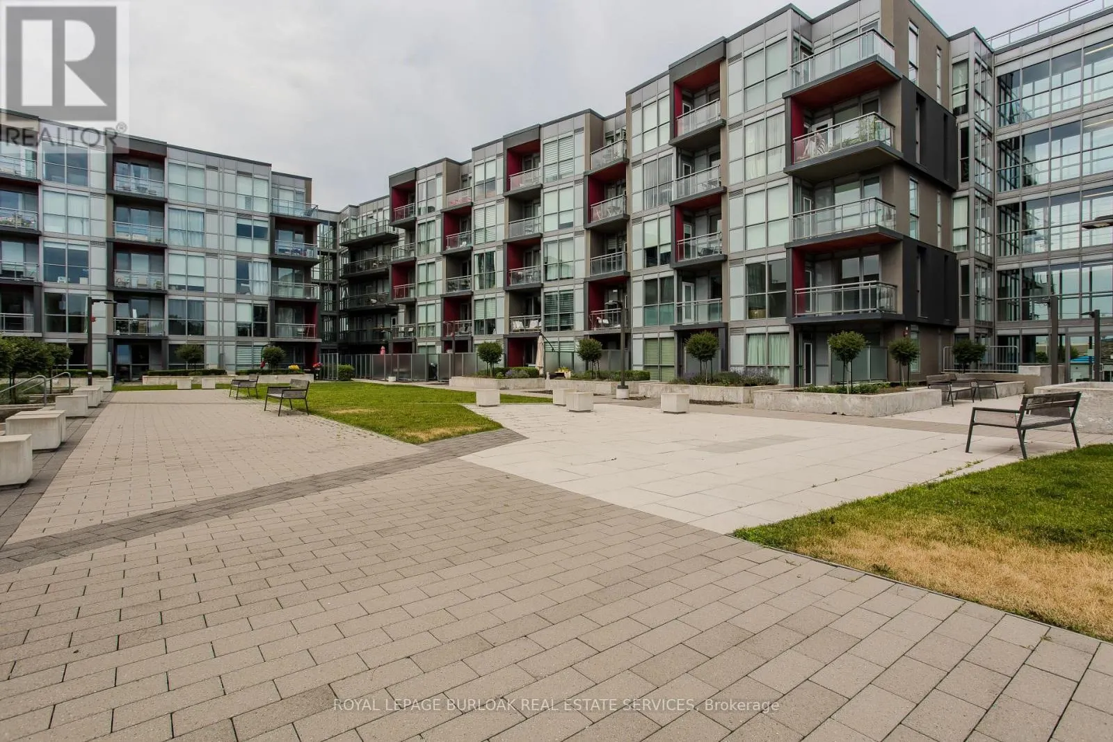 D509 - 5220 DUNDAS STREET
