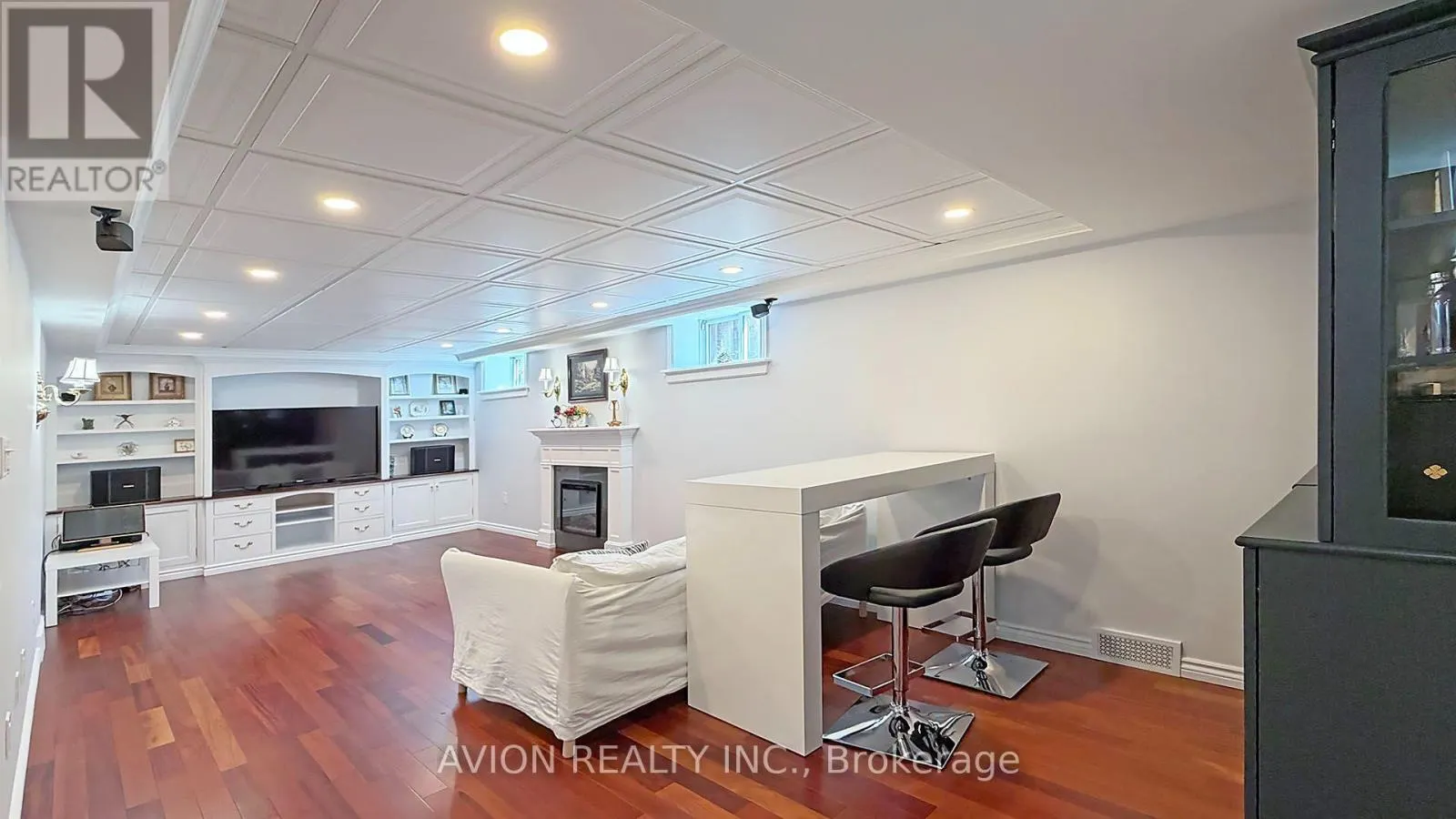 1413 HARMSWORTH SQUARE