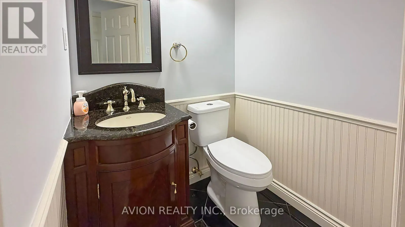 1413 HARMSWORTH SQUARE