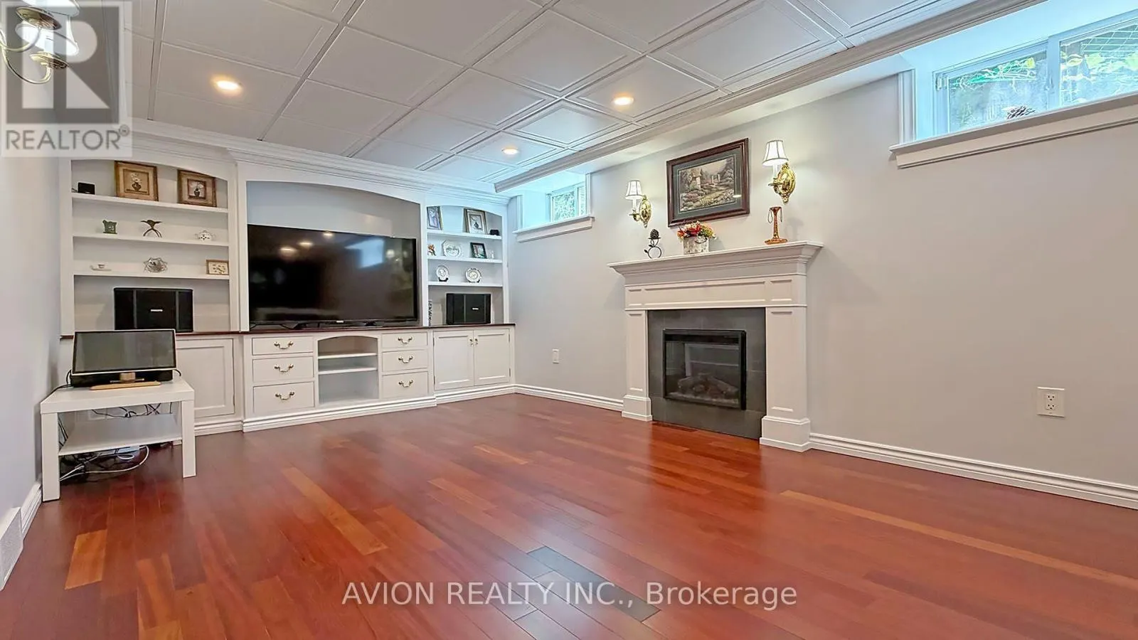 1413 HARMSWORTH SQUARE