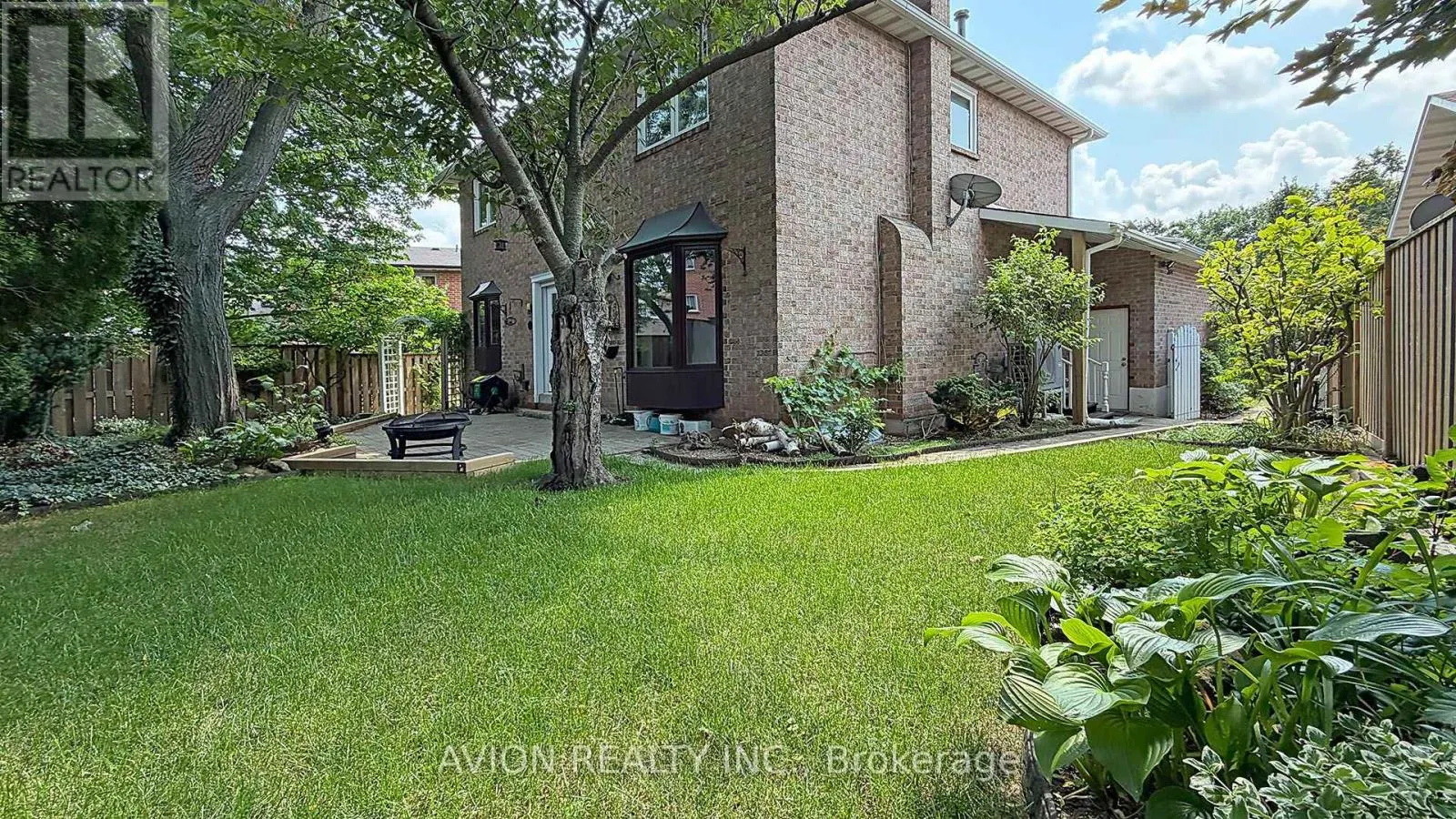 1413 HARMSWORTH SQUARE