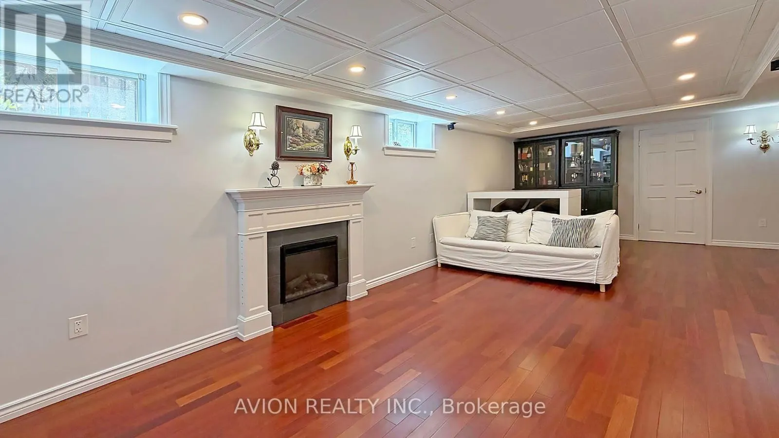 1413 HARMSWORTH SQUARE