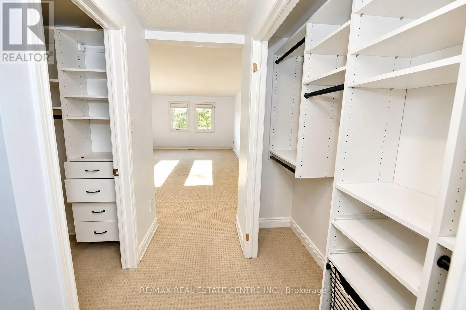 1307 SADDLER CIRCLE