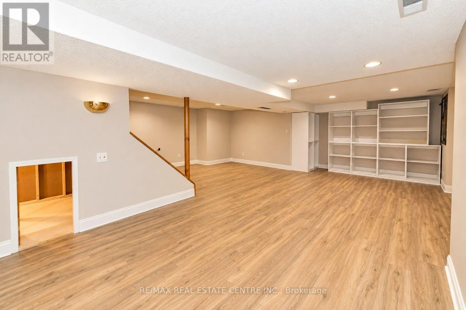 1307 SADDLER CIRCLE