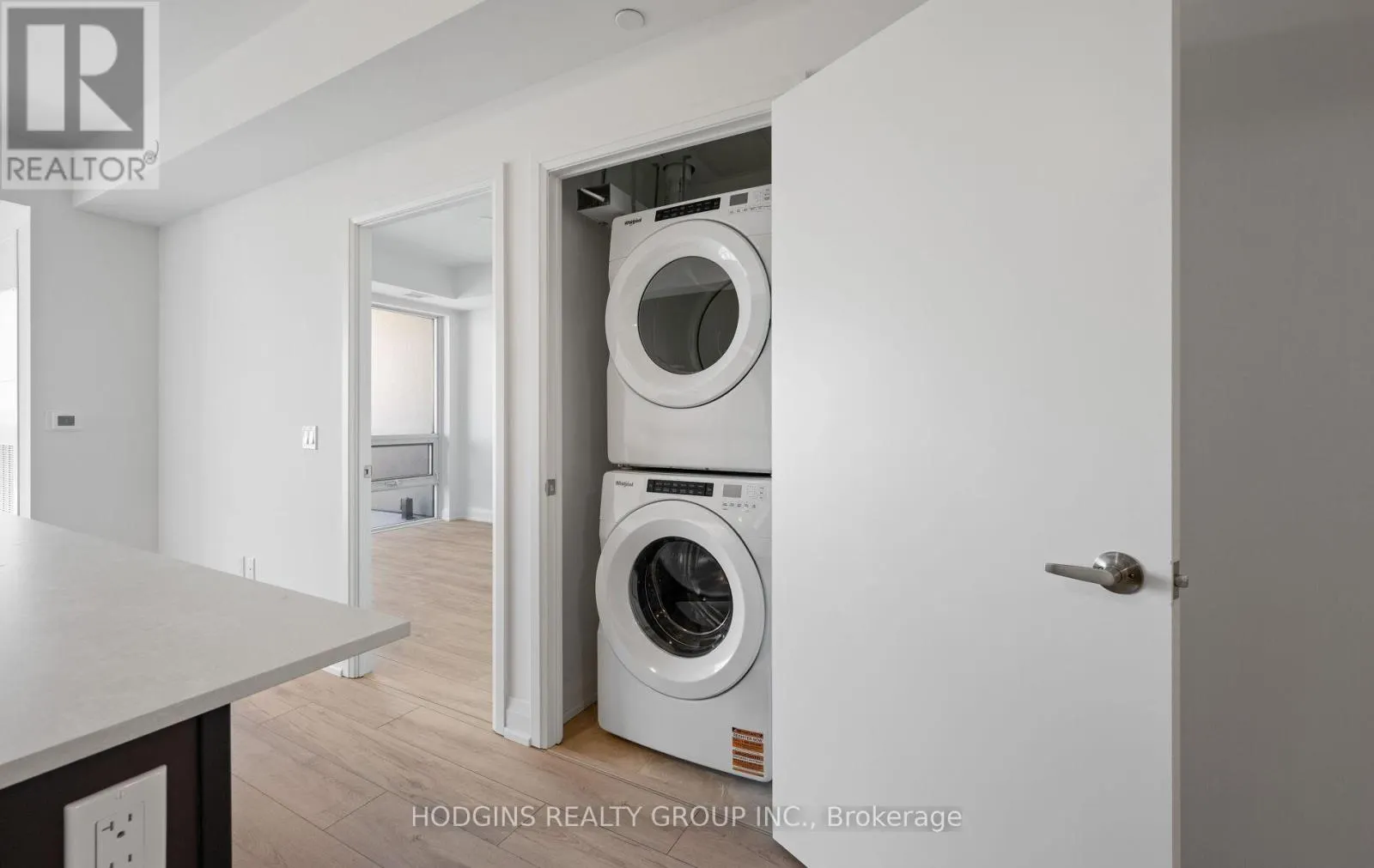 812 - 1035 SOUTHDOWN ROAD
