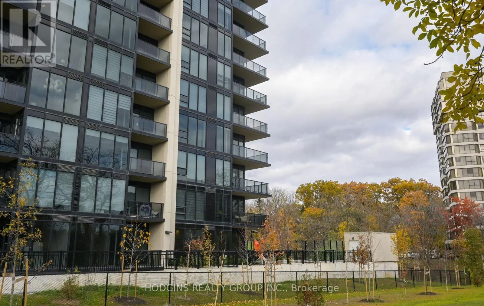 812 - 1035 SOUTHDOWN ROAD