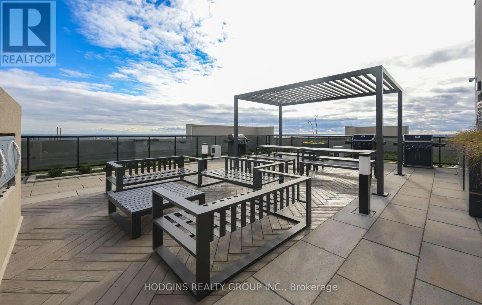 812 - 1035 SOUTHDOWN ROAD