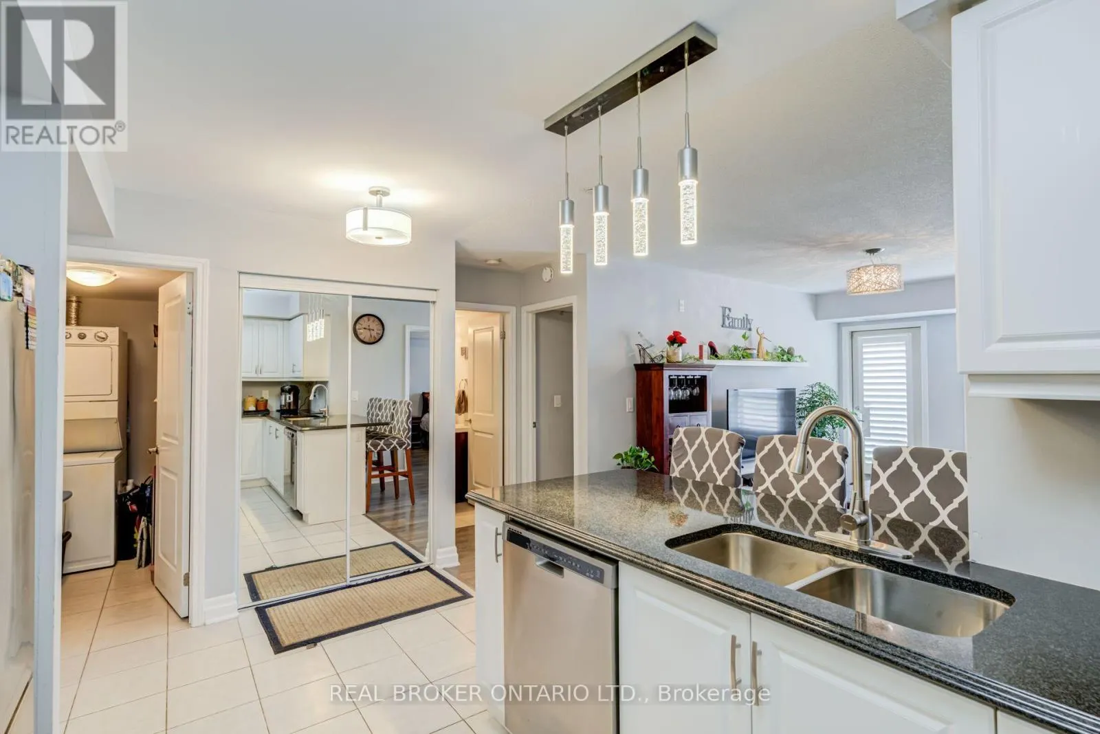 1045 NADALIN HEIGHTS