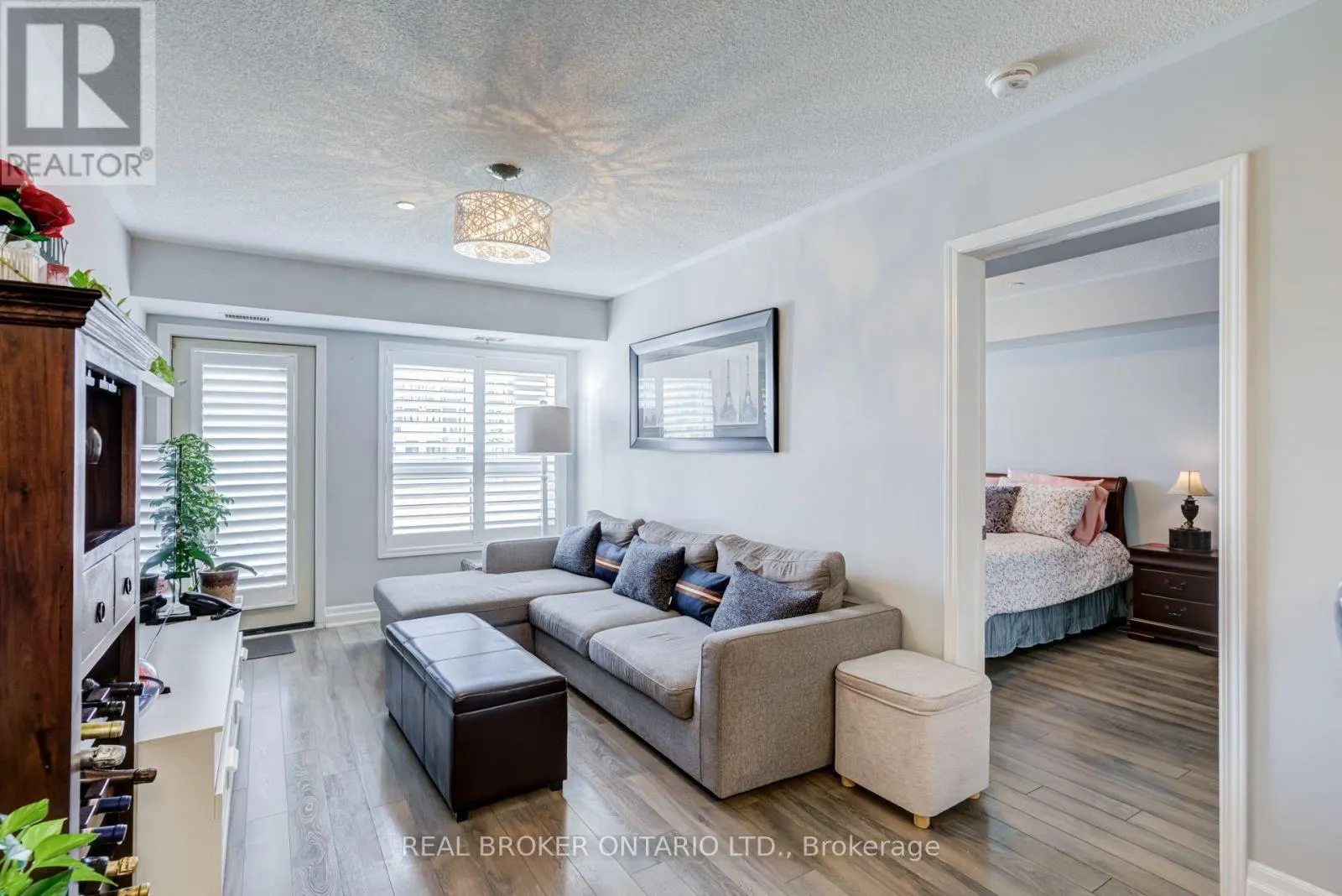 1045 NADALIN HEIGHTS