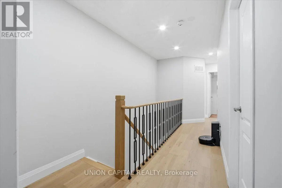15 HACKBERRY GATE