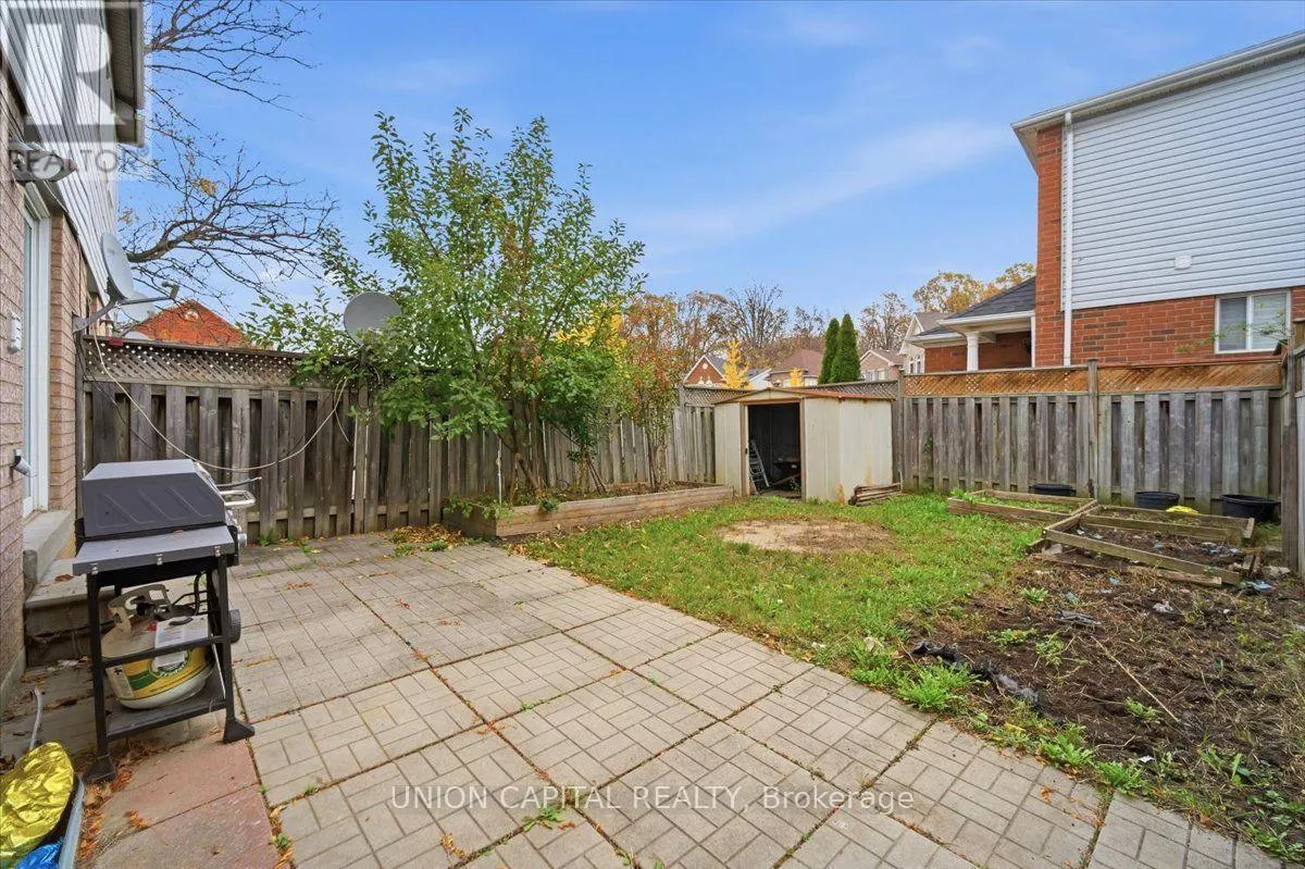 15 HACKBERRY GATE
