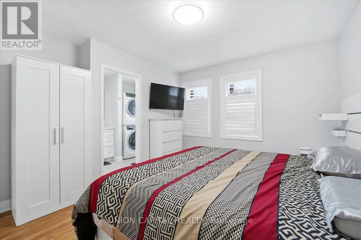 15 HACKBERRY GATE