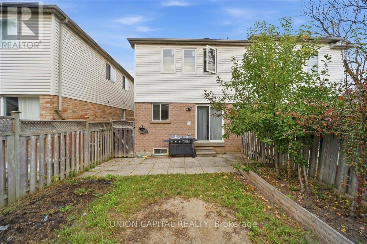 15 HACKBERRY GATE