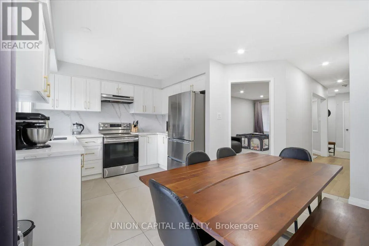 15 HACKBERRY GATE