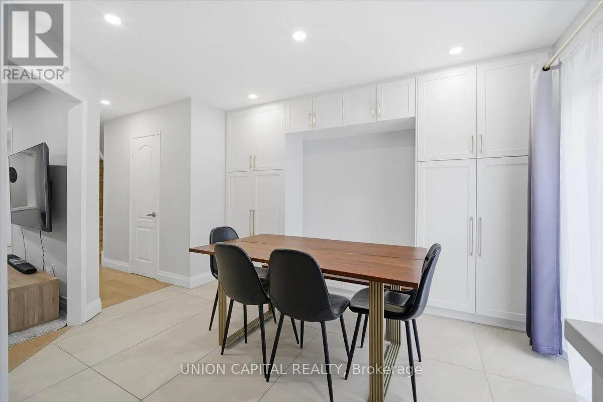15 HACKBERRY GATE