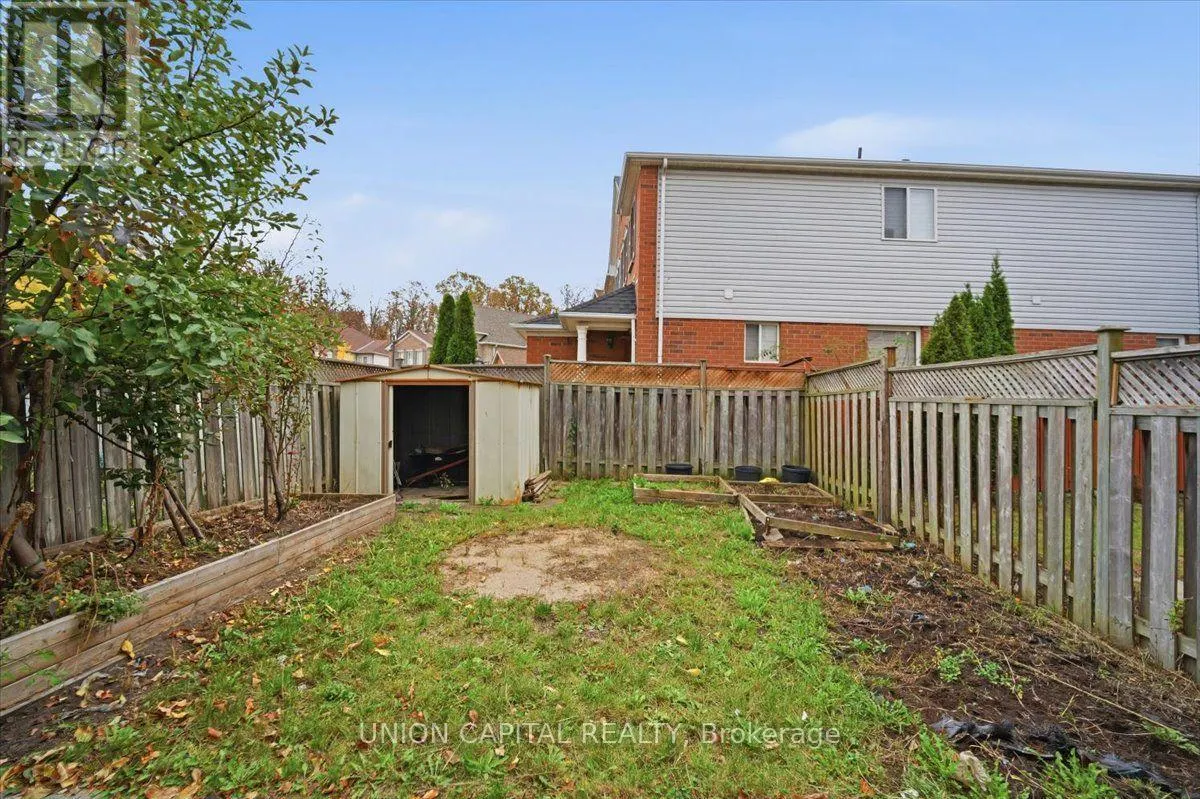 15 HACKBERRY GATE