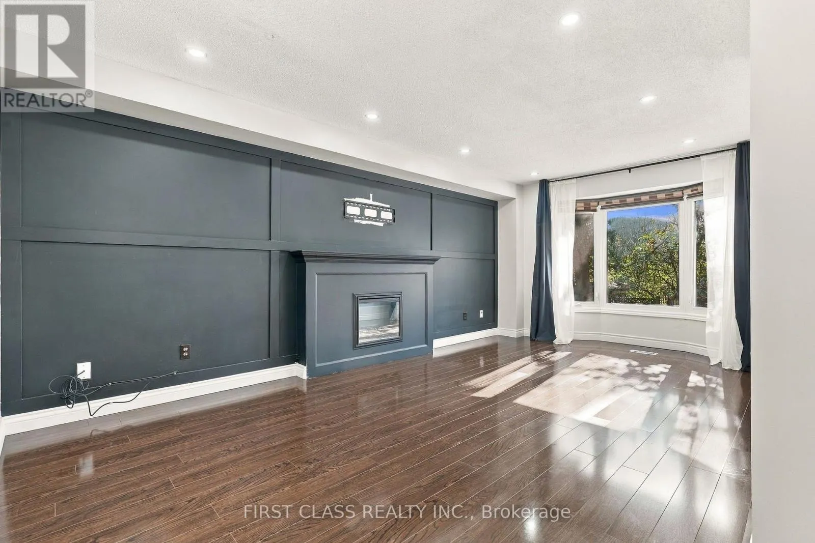 91 CHEVIOT CRESCENT