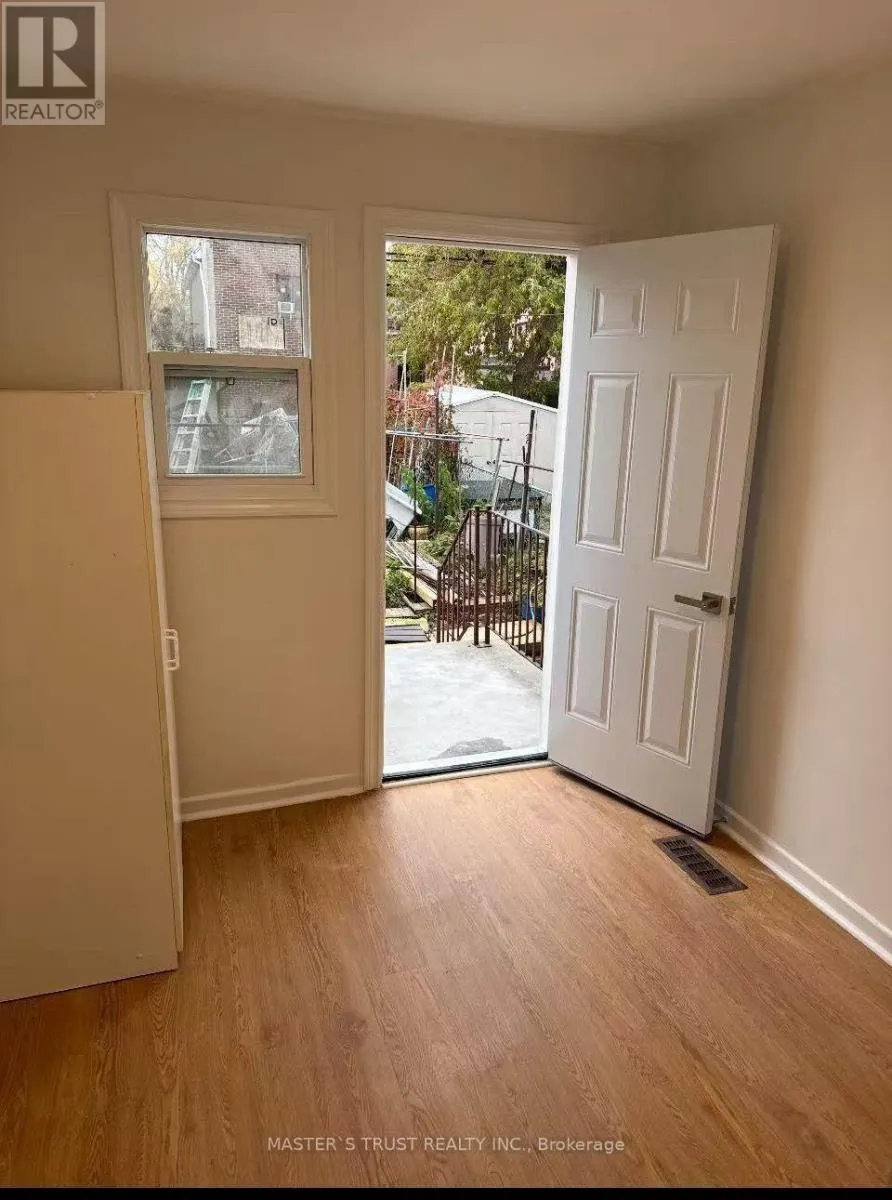 841 DUPONT STREET