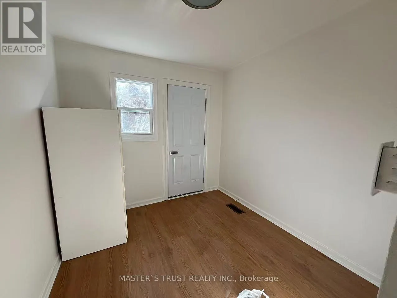 841 DUPONT STREET