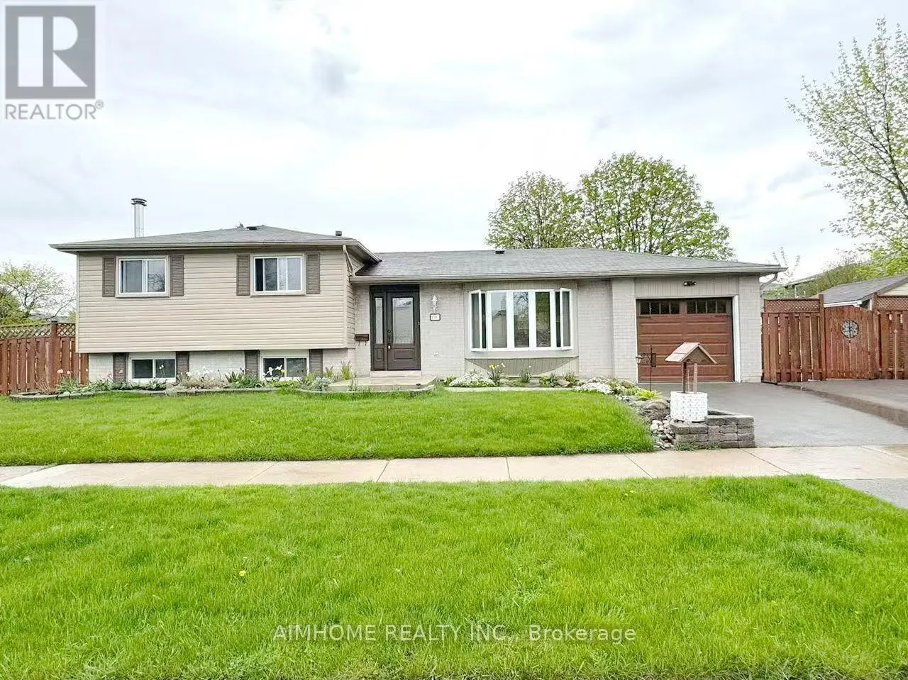 1597 NEWLANDS CRESCENT