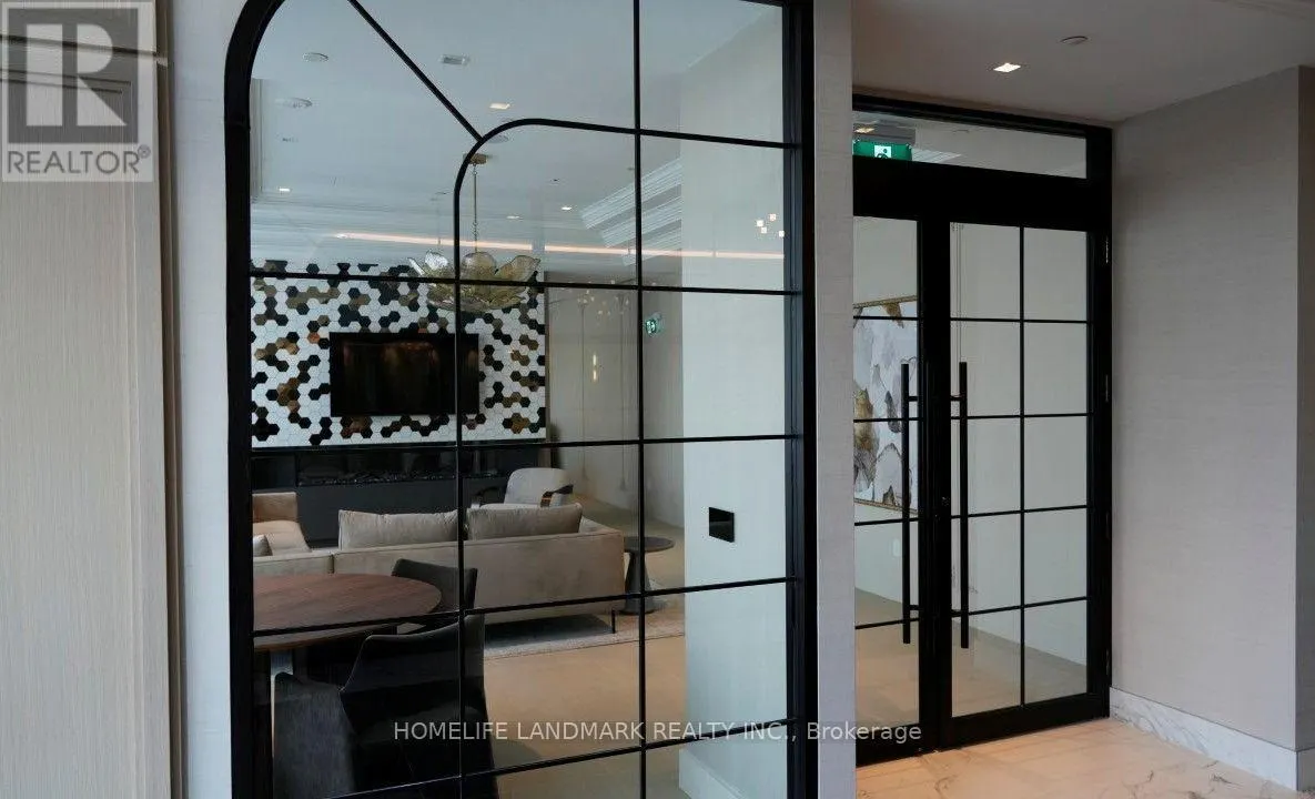 203 - 2450 BLOOR ST STREET W