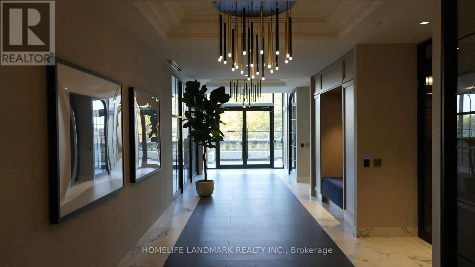 203 - 2450 BLOOR ST STREET W