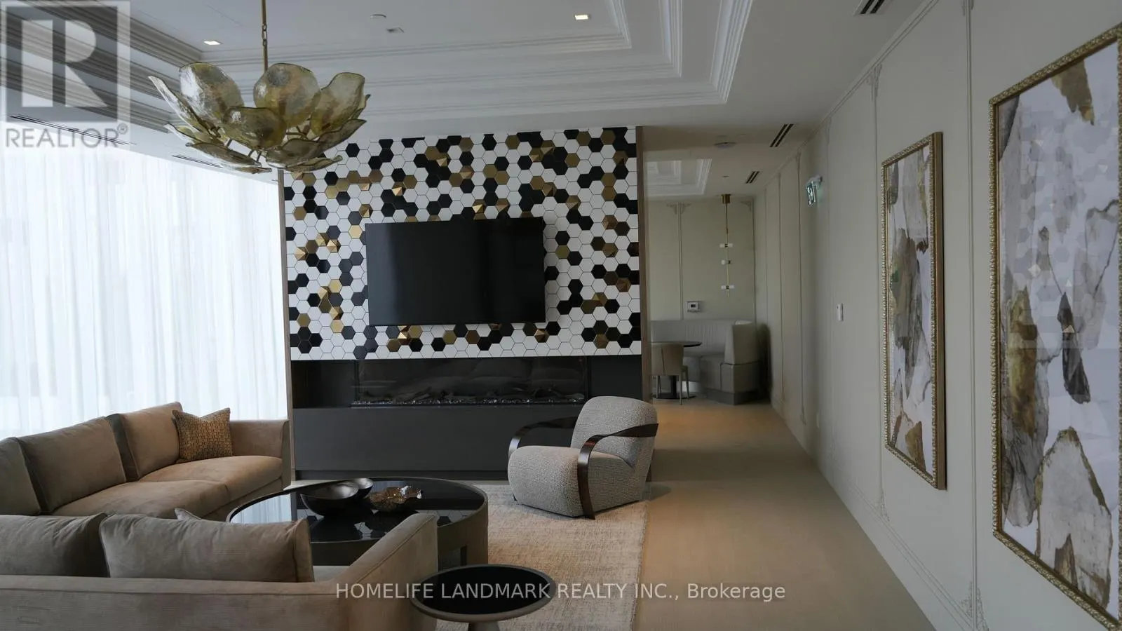 203 - 2450 BLOOR ST STREET W