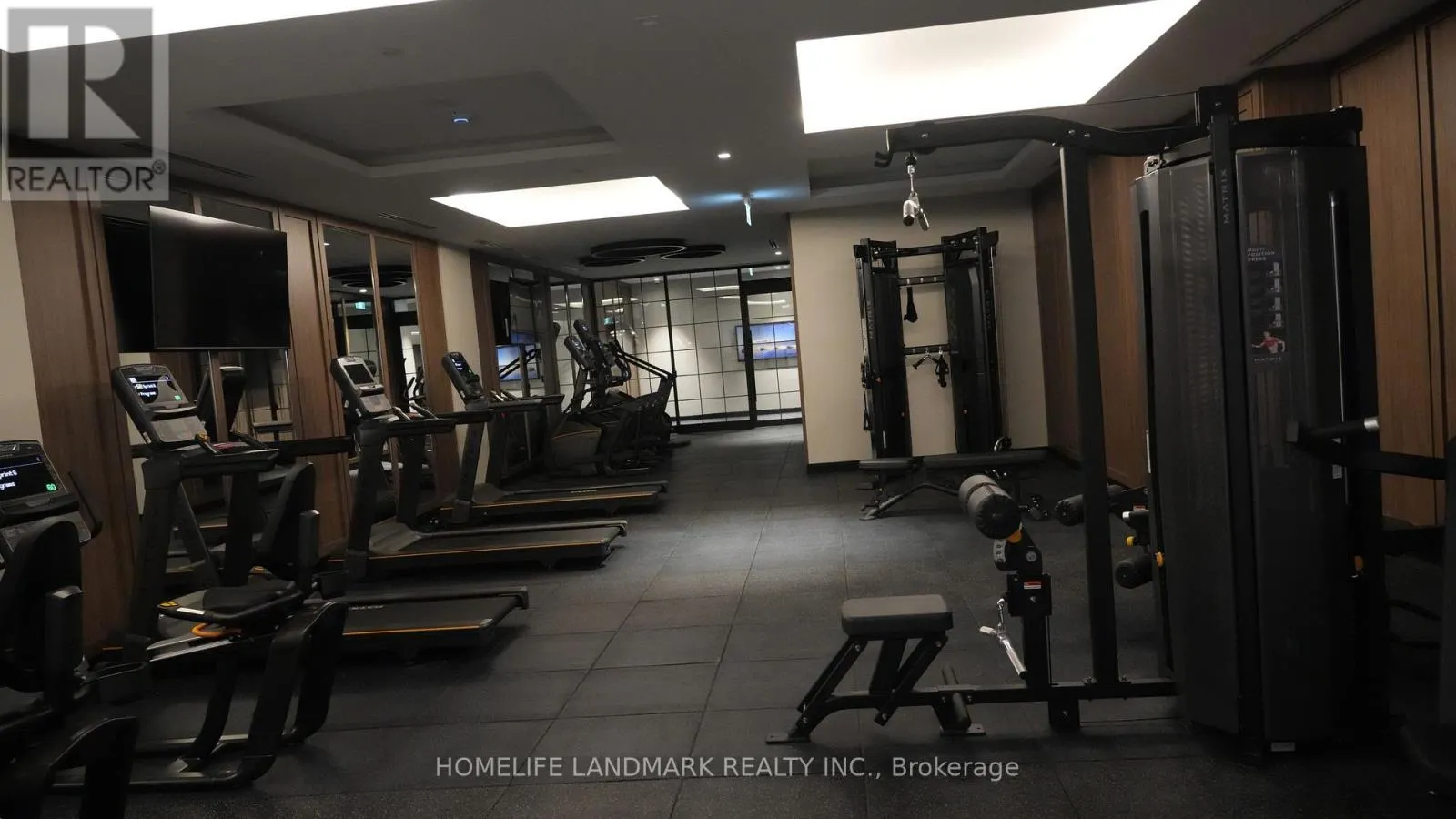 203 - 2450 BLOOR ST STREET W