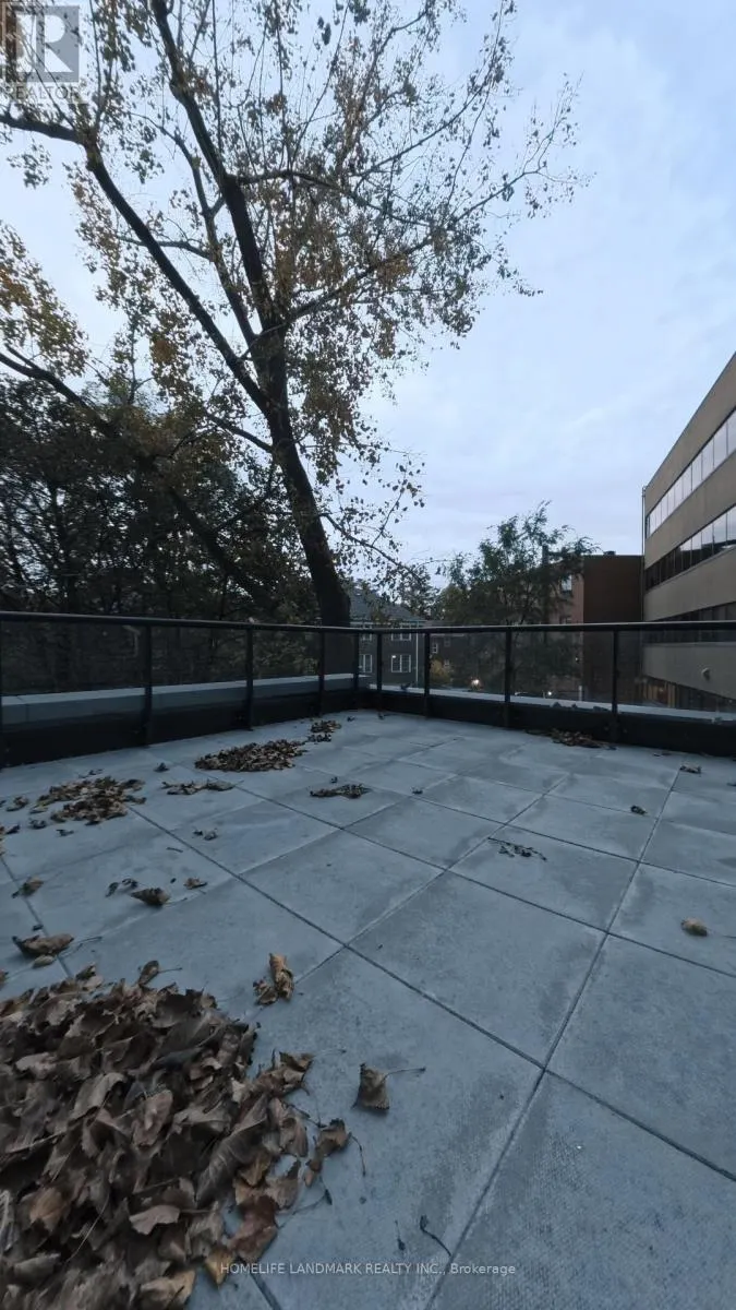 203 - 2450 BLOOR ST STREET W