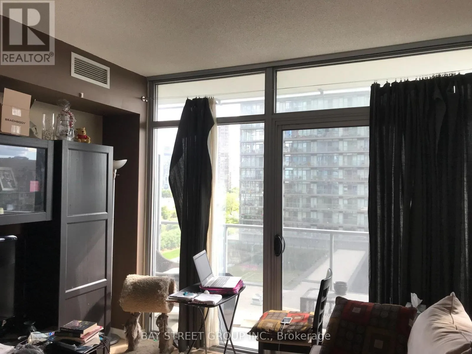 611 - 103 THE QUEENSWAY