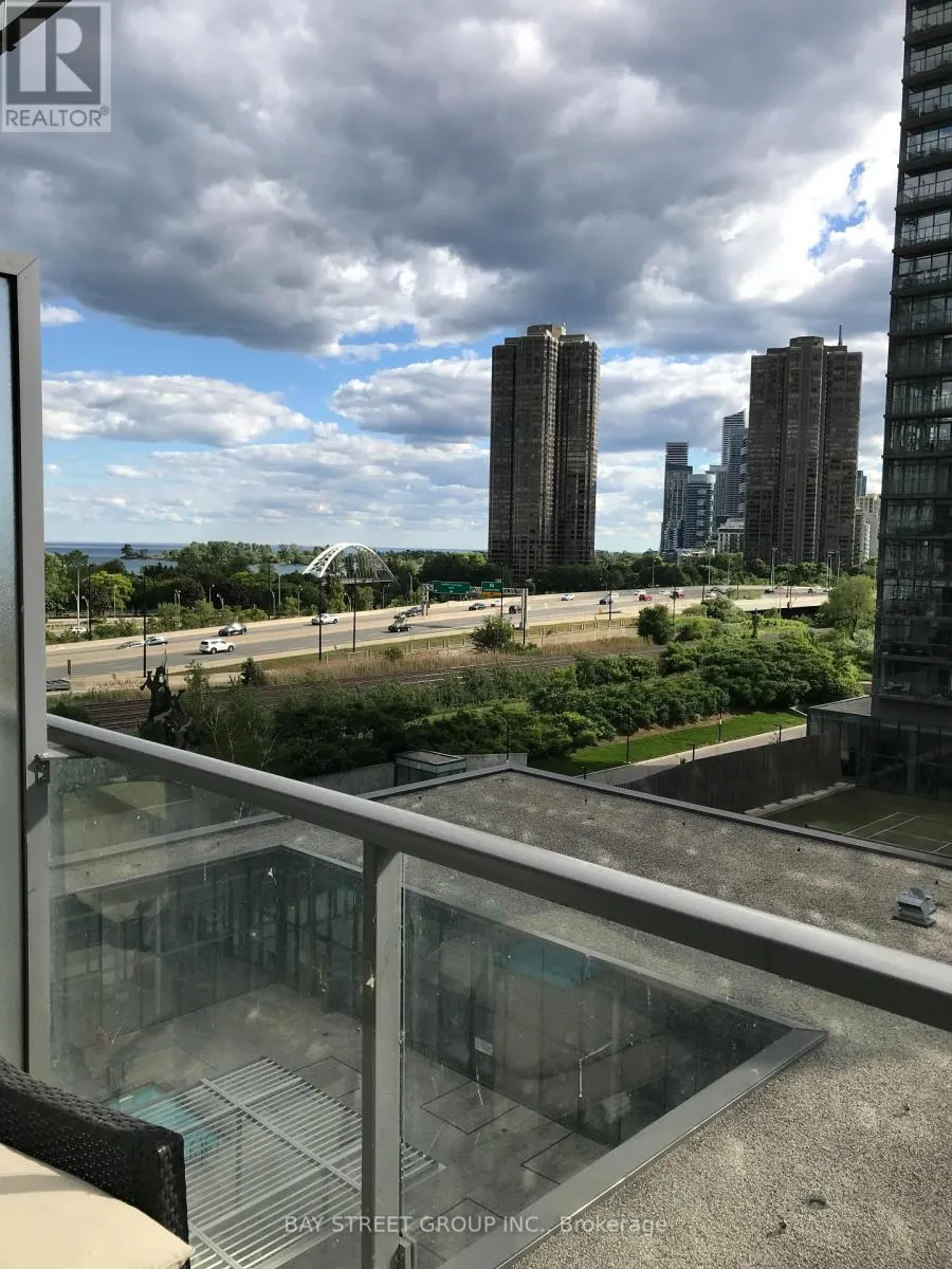 611 - 103 THE QUEENSWAY