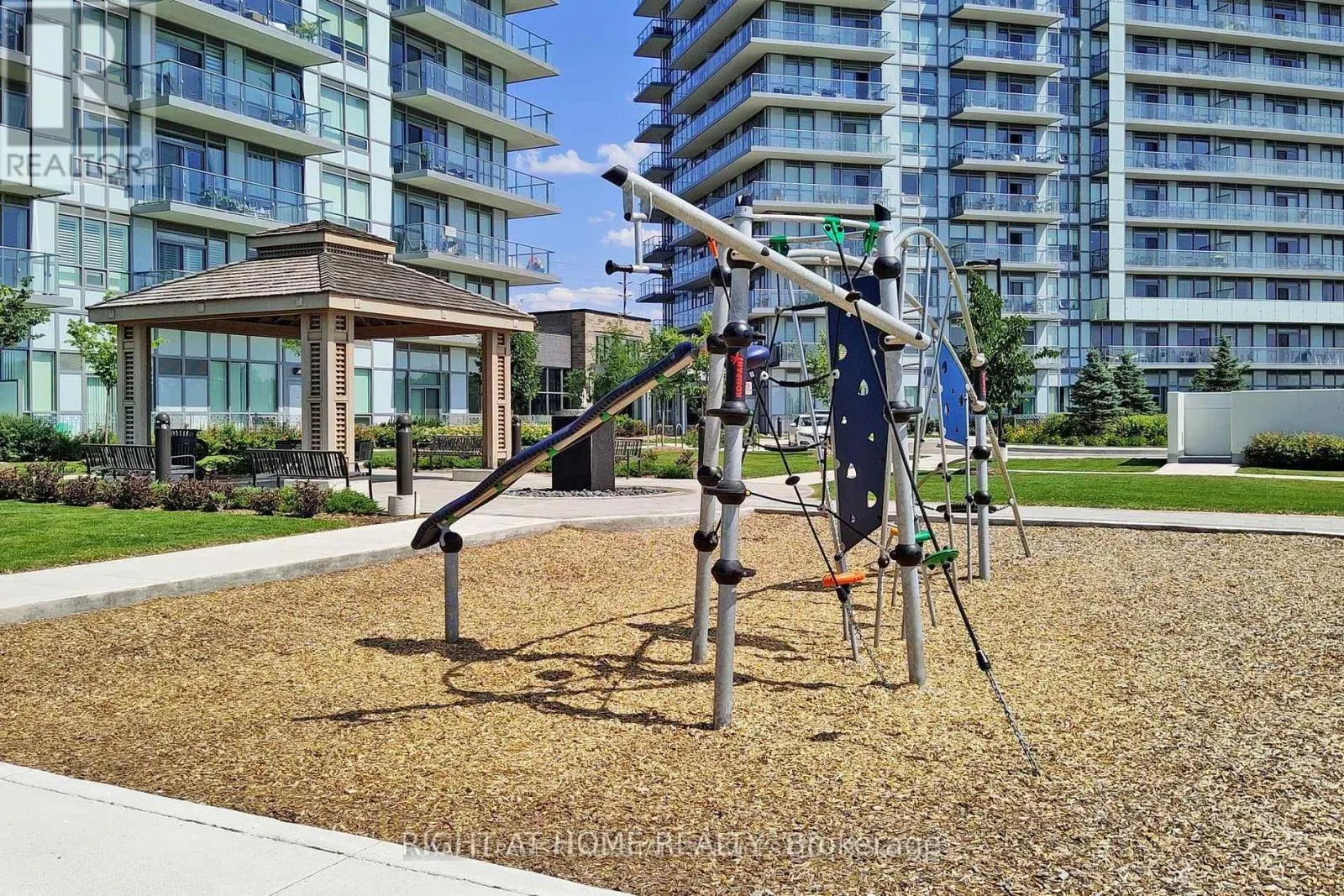 1810 - 4677 GLEN ERIN DRIVE