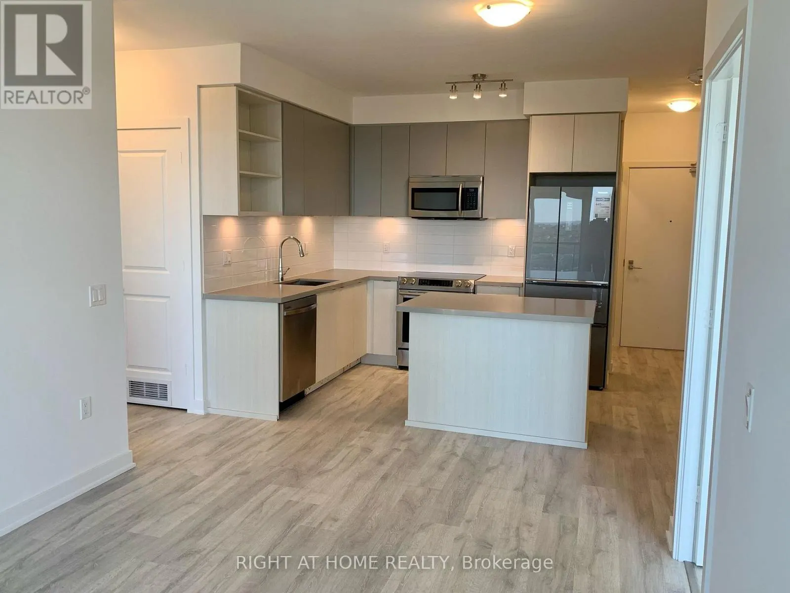 1810 - 4677 GLEN ERIN DRIVE