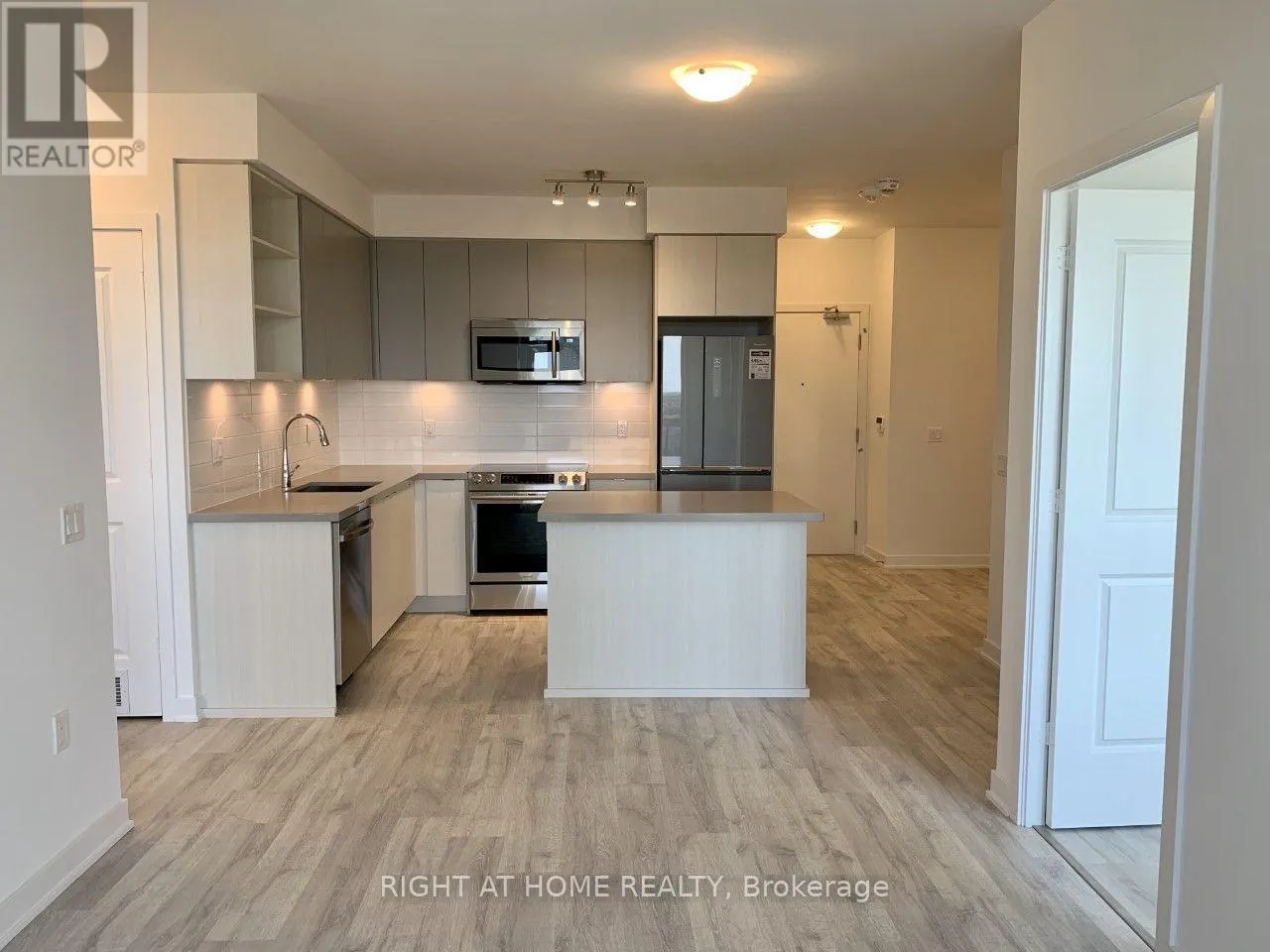 1810 - 4677 GLEN ERIN DRIVE