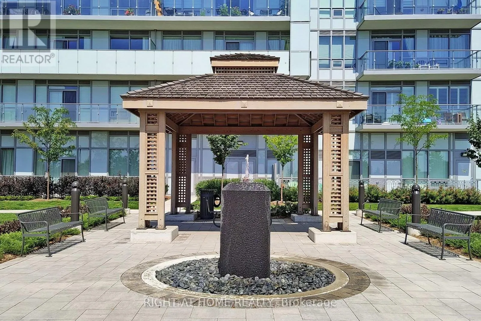 1810 - 4677 GLEN ERIN DRIVE