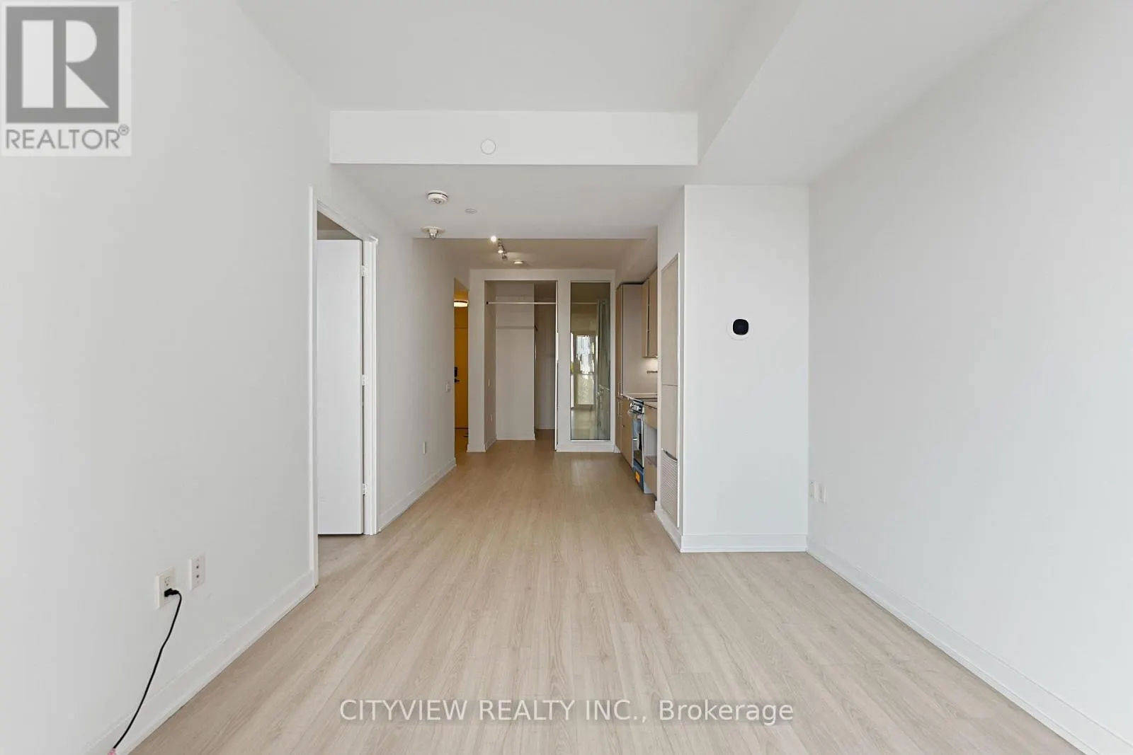 212 - 3883 QUARTZ ROAD