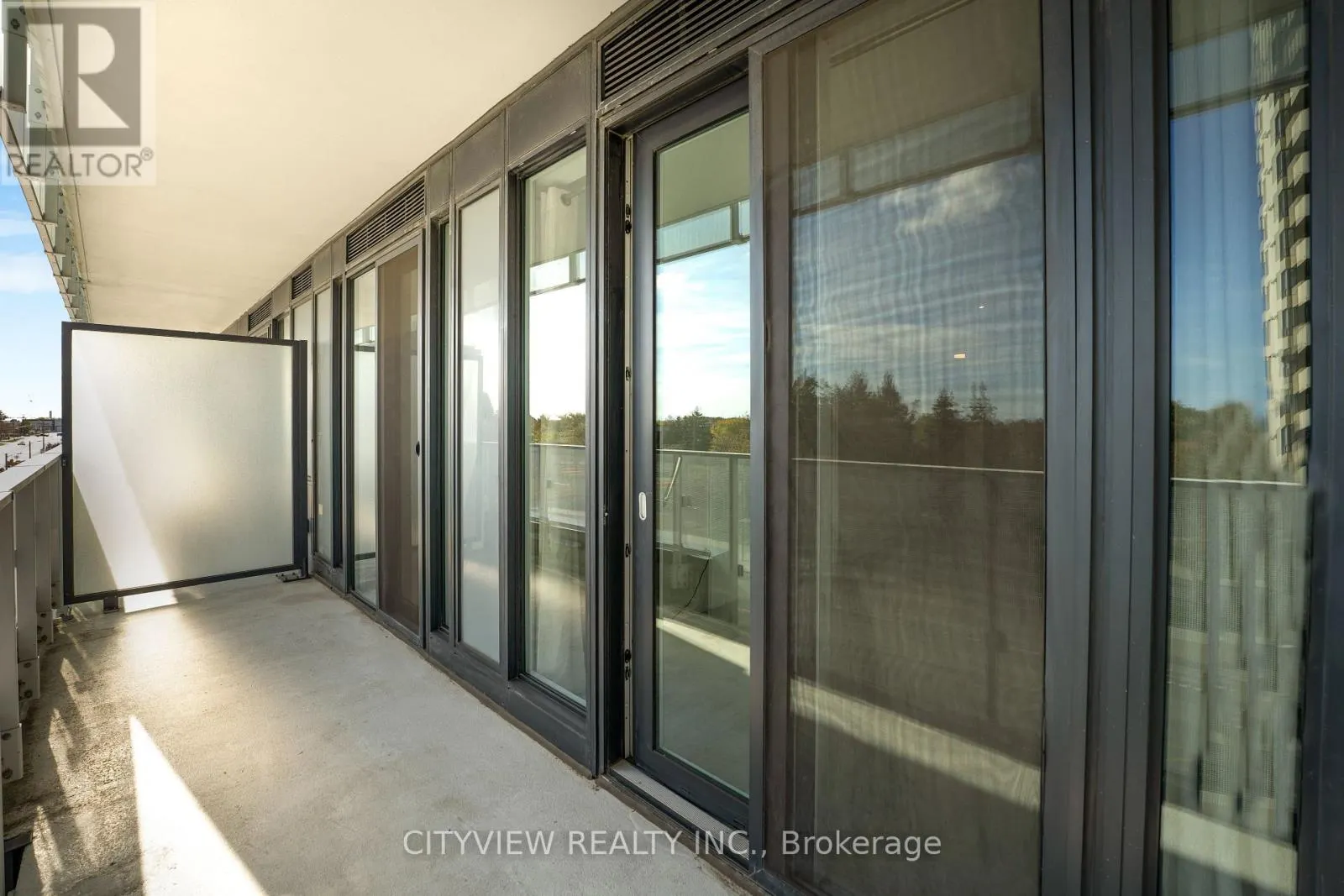 212 - 3883 QUARTZ ROAD